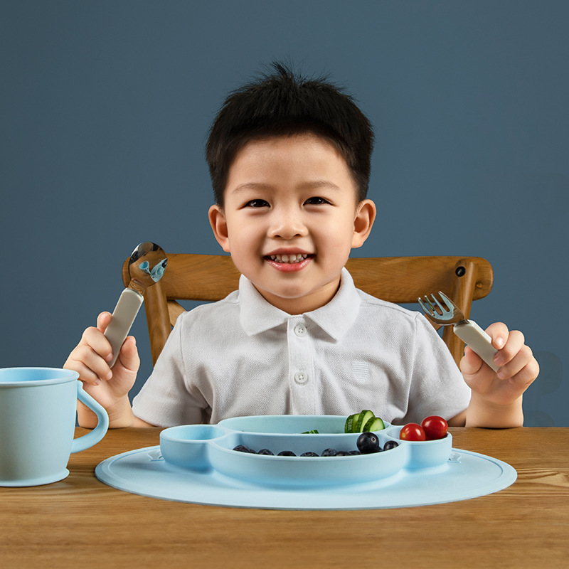 硅胶餐具儿童餐盘定制厂家 幼儿园批发餐盘