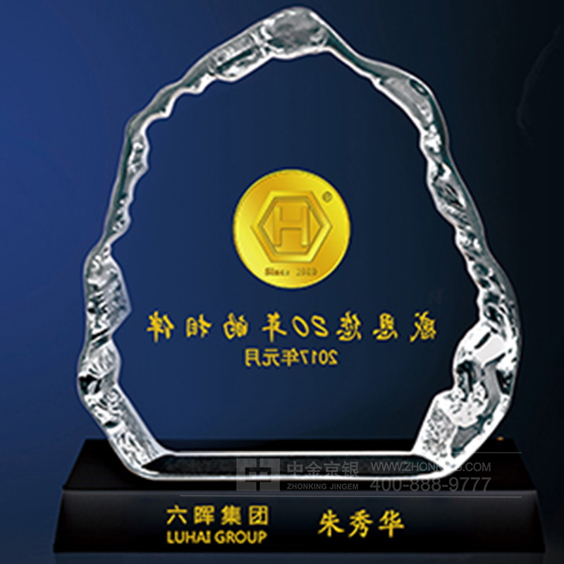 纯金纪念章镶嵌水晶摆件
