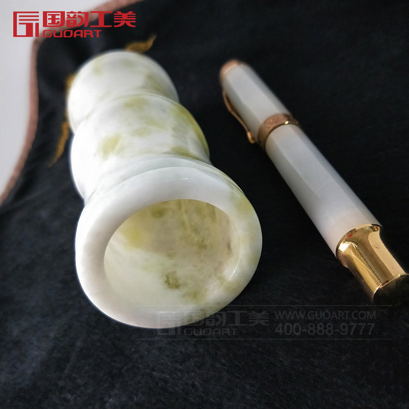纯天然笔筒蓝田玉笔筒定制