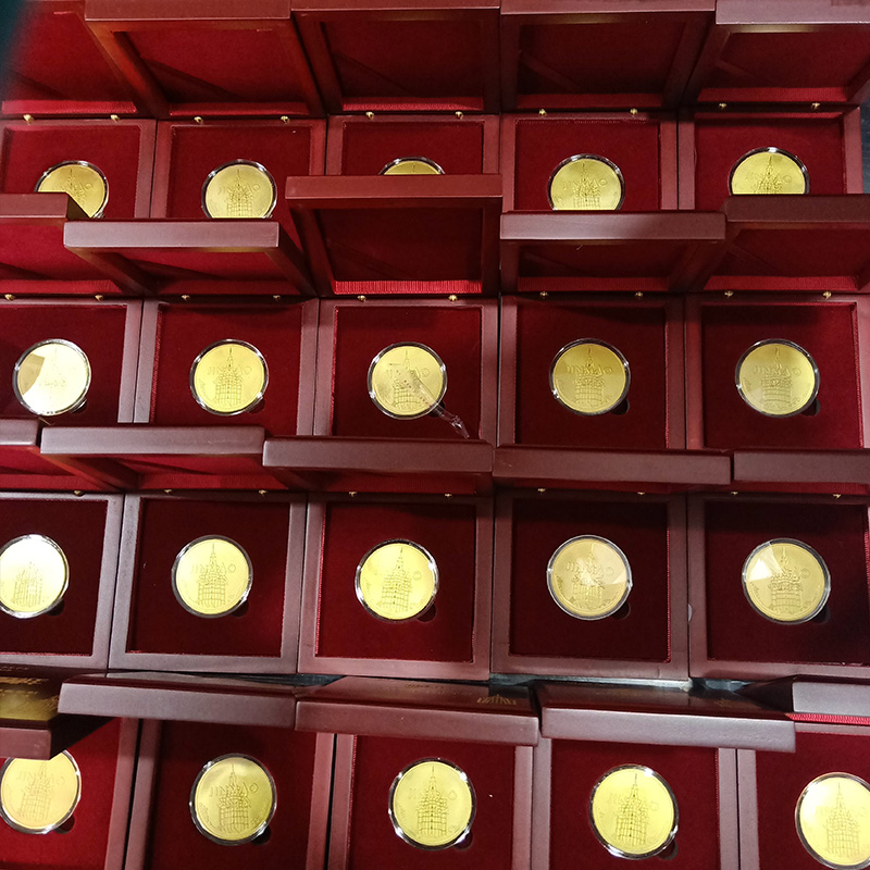 中国金茂长沙区锌合金镀金纪念章定制 周年纪念礼赠品